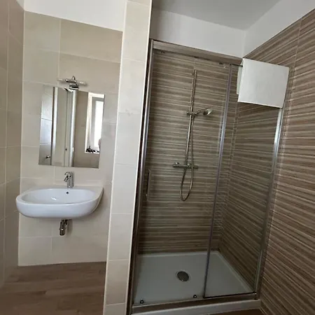 Petroni 16 Apartmán *